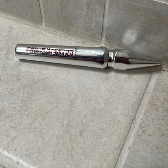Benefit precisley , My Brow Detailer. - Picture 2 of 5